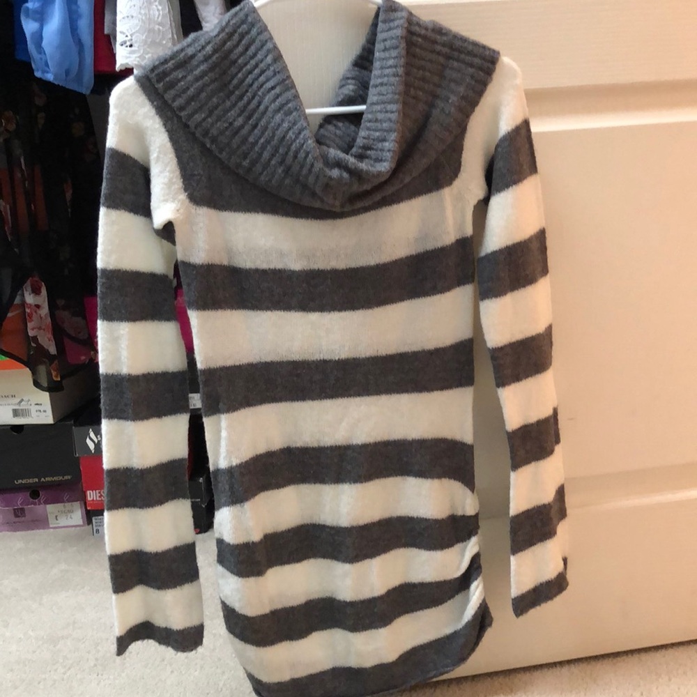 Sweater white and gray